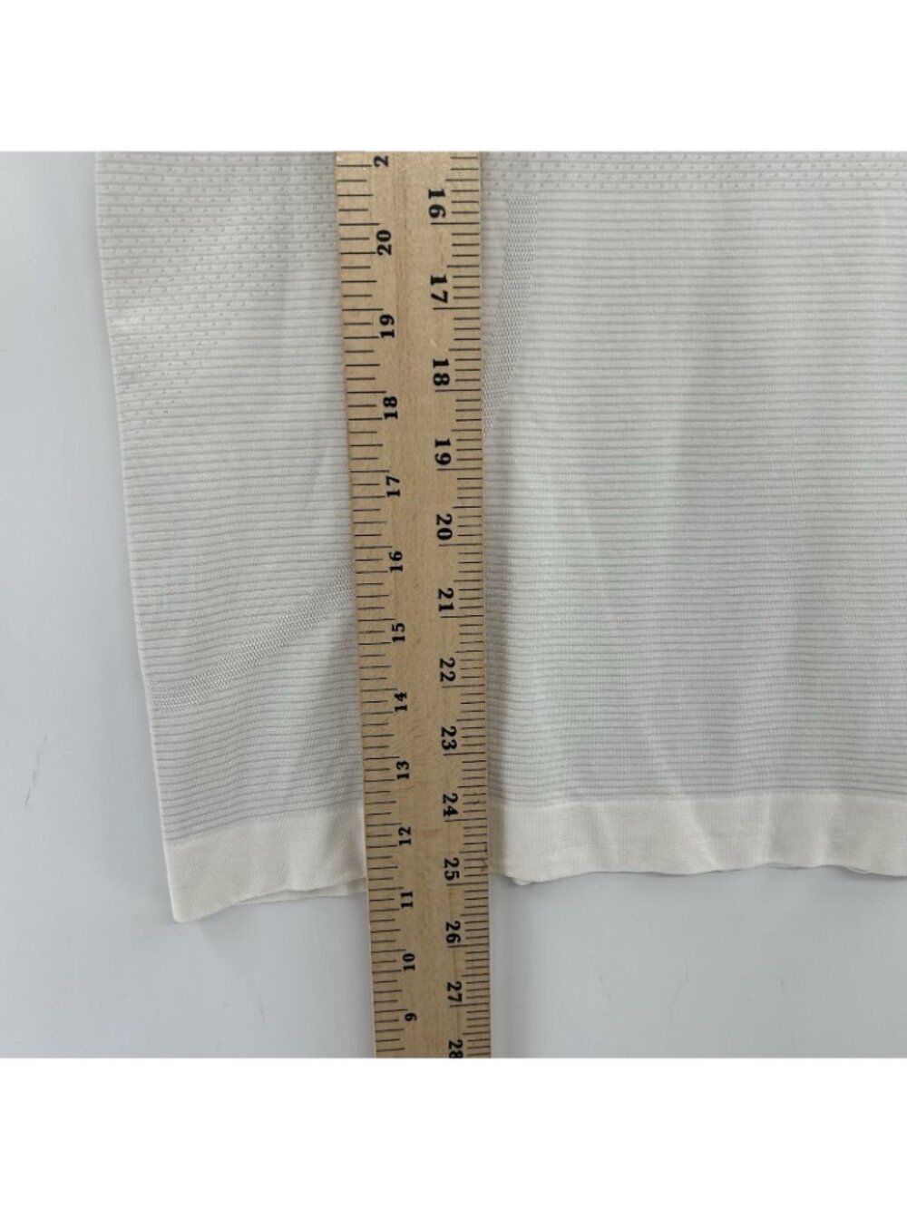 Lululemon Swiftly Tech Racerback Tank Top 2.0 Lightweight Women Size 8 White Gym - Picture 5 of 14